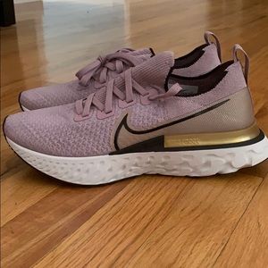 NWOT Nike Women’s React Run Flyknit